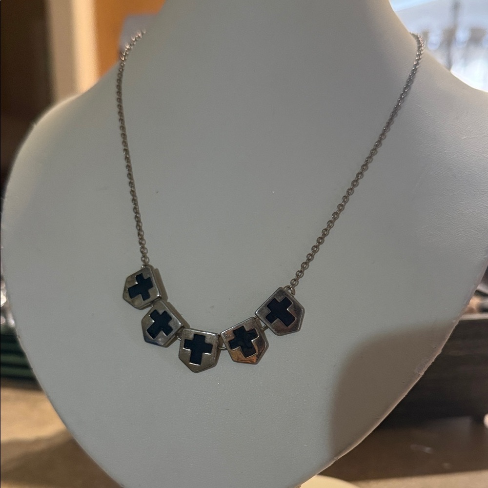 Chic Silver Necklace with Black Accents